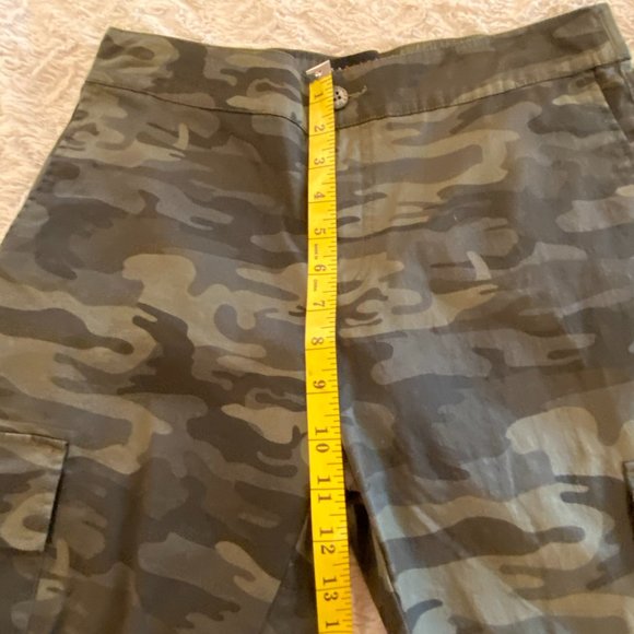 Sanctuary Commander Bermuda Short Little Hero Camo - Picture 7 of 11
